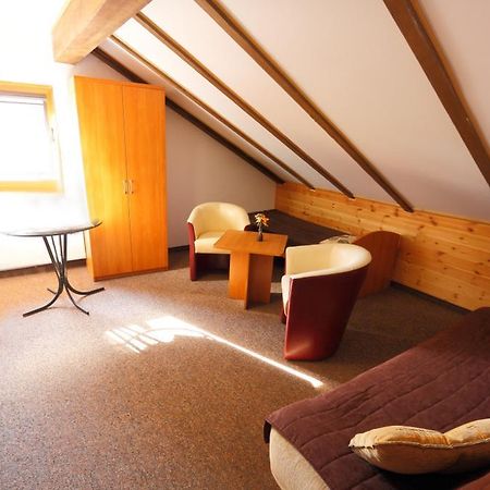 ウストロニエ・モルスキエ Pensjonat Fala Bed & Breakfast エクステリア 写真